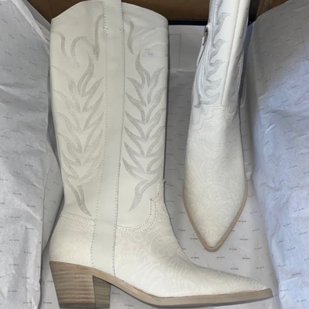 Dolce vita white solei boots